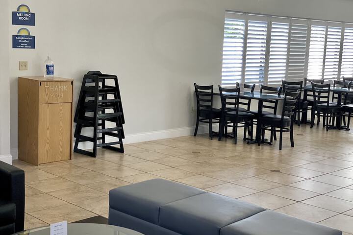 Breakfast area