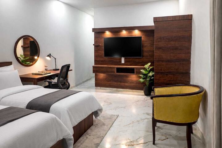 Room 15 of 40