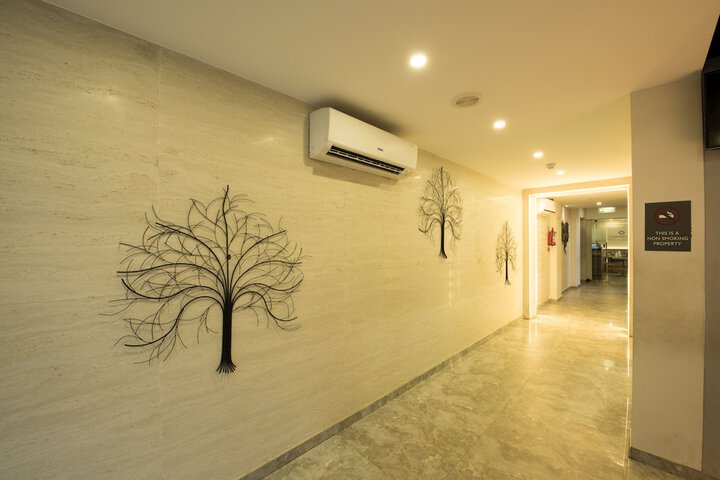 Ballroom/Hall 30 of 44