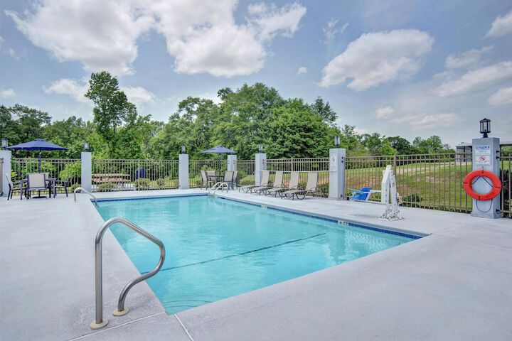 Pool 33 of 41