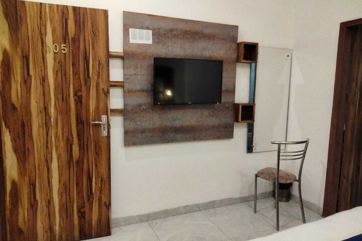 Room 44 of 73