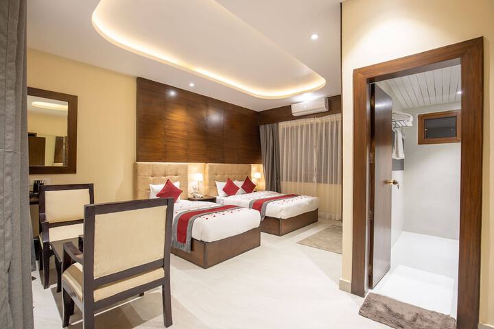 Room 14 of 38
