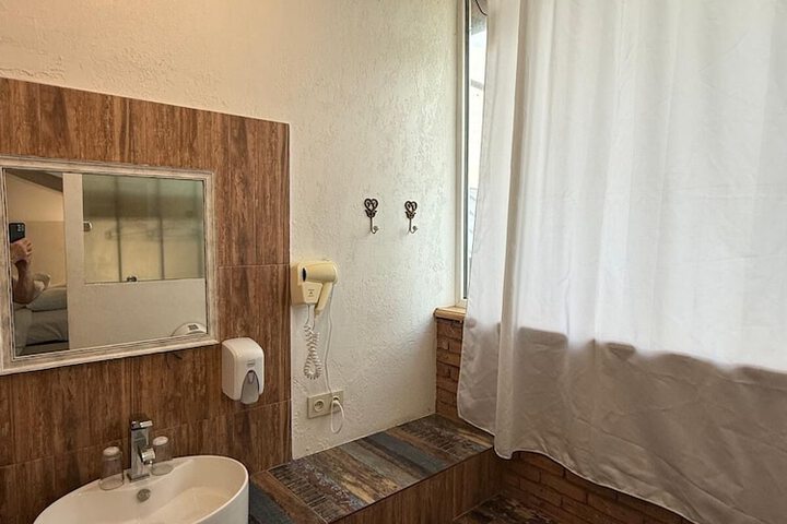 Room 83 of 120