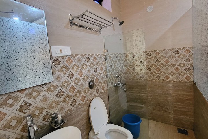 Room 22 of 28