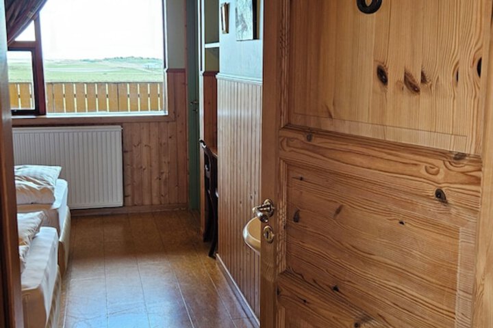 Room 53 of 162