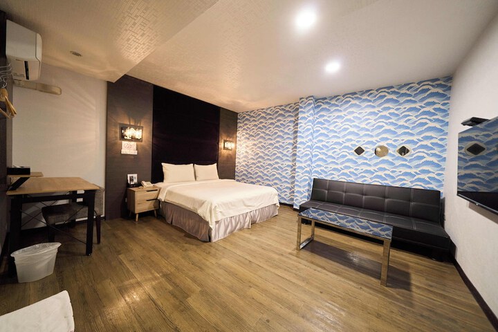 Room 21 of 48