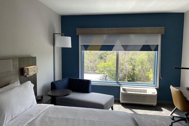 Room 12 of 50