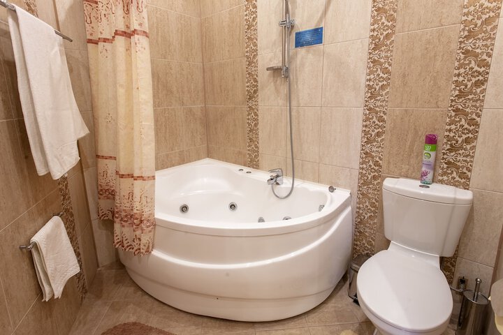 Room 15 of 22
