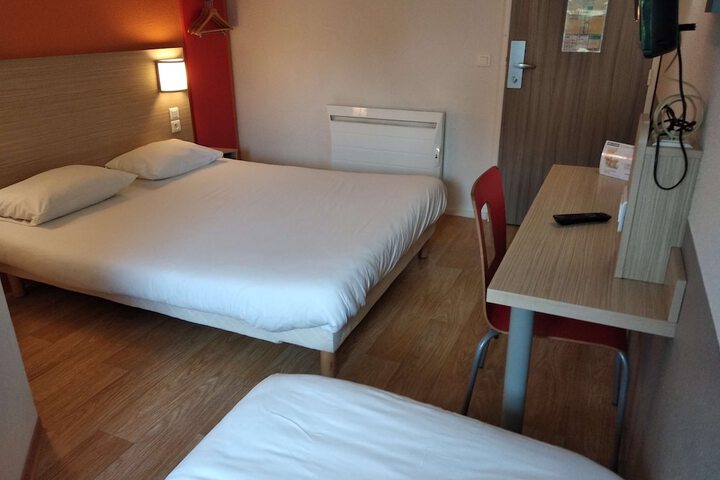 Room 19 of 48