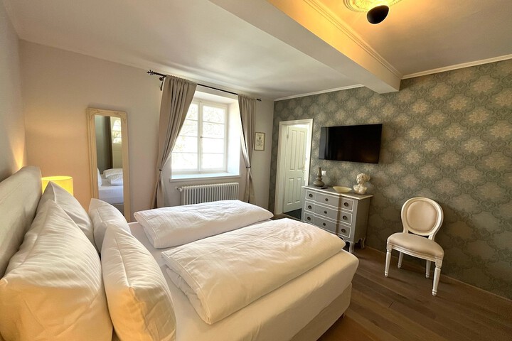 Room 9 of 30