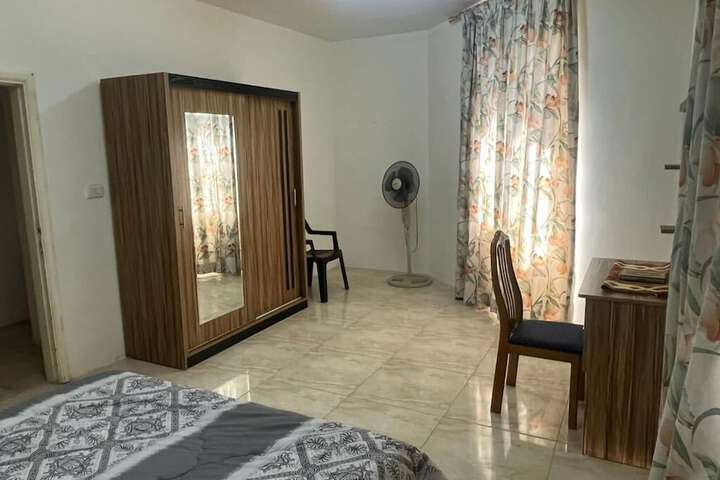 Room 18 of 73