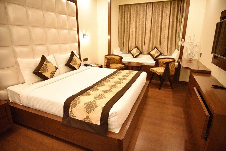 Room 2 of 31