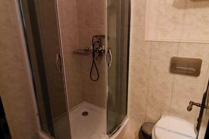 Room 14 of 26