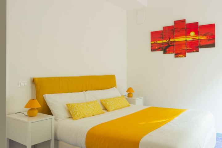 Room 18 of 106