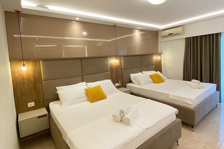 Room 52 of 132