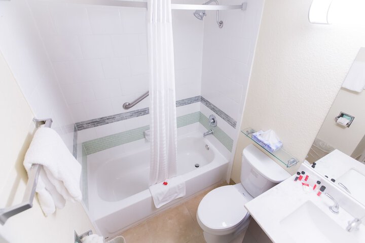2 Double Beds Standard (3 of 15)