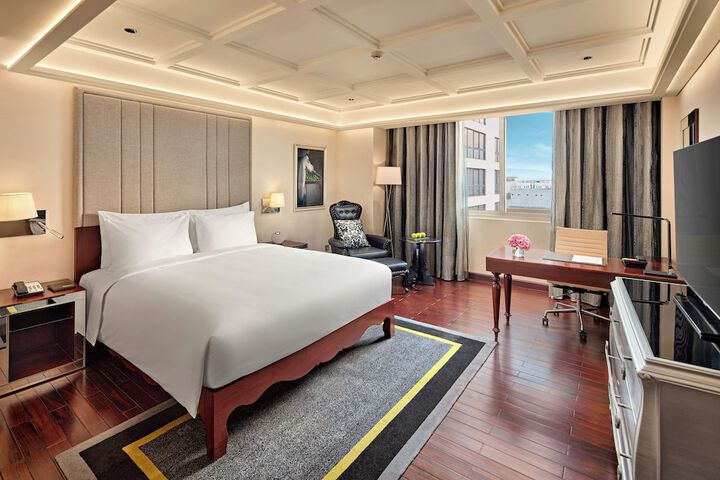 Room 26 of 106