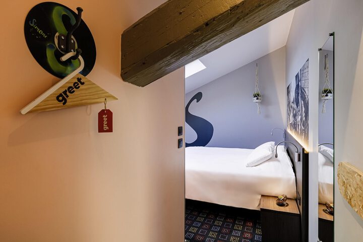 Room 20 of 127