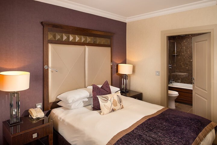 Room 34 of 80