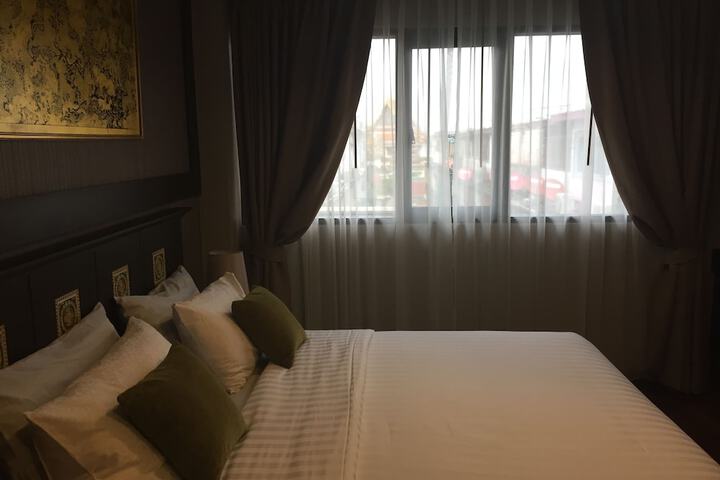 Room 30 of 49