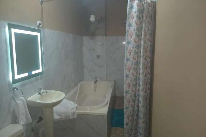 Room 11 of 21