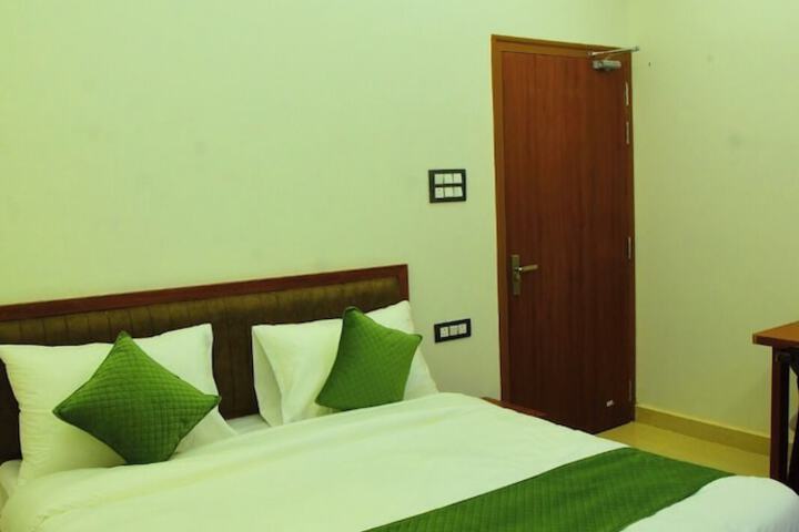 Room 12 of 65