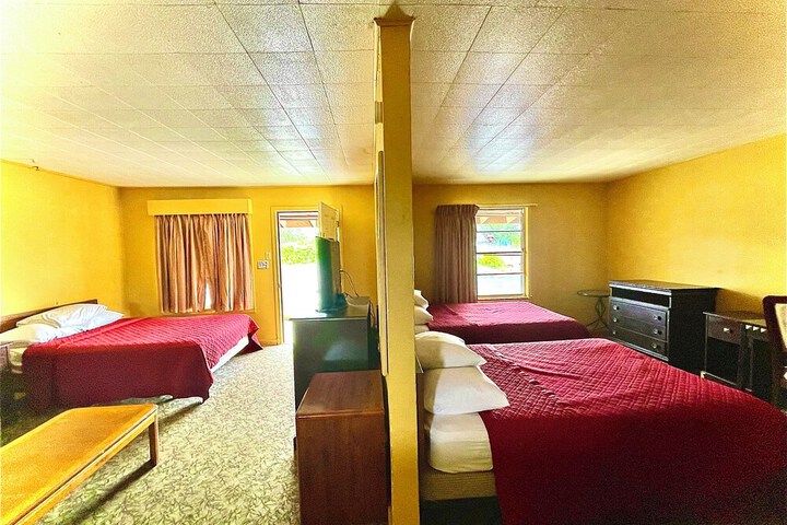 Room 8 of 38