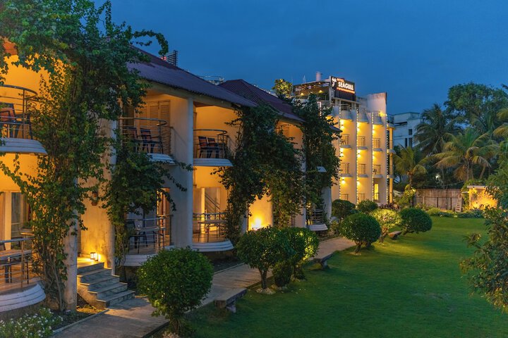 Hotel Entry