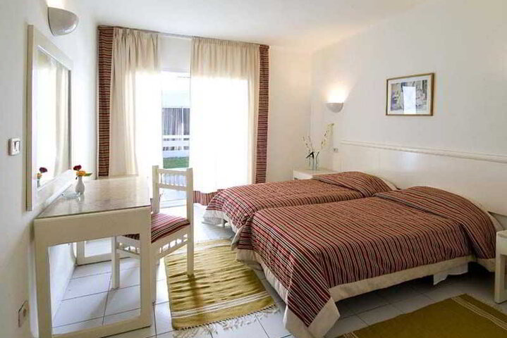 Room 8 of 8