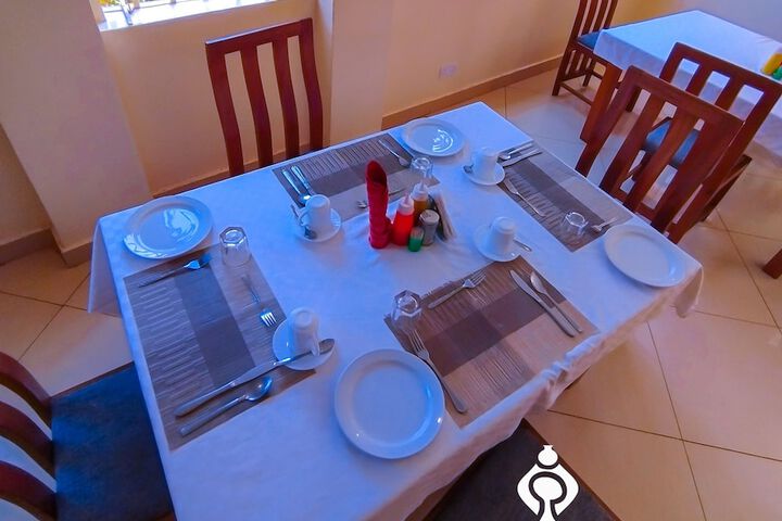 Dining 31 of 43