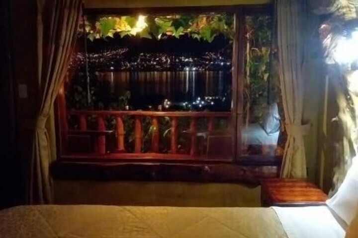 Room 18 of 65