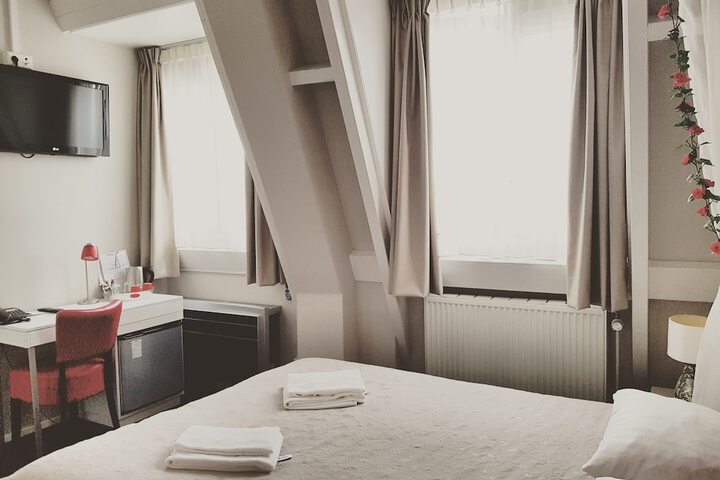 Room 20 of 49