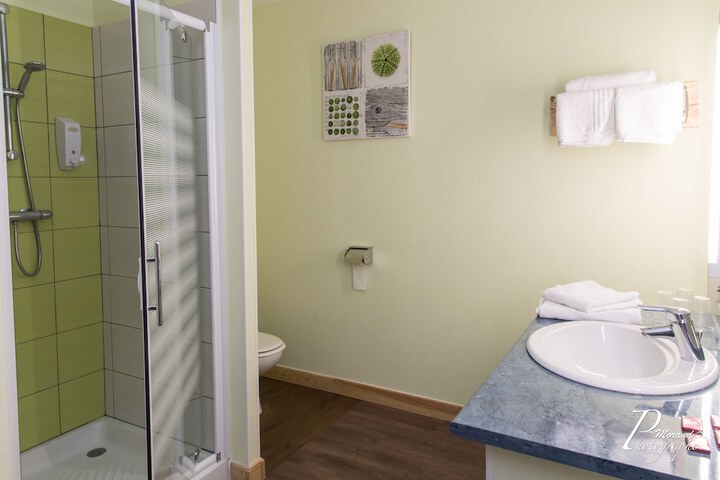 Room 20 of 35