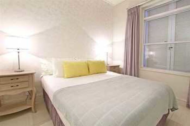 Room 5 of 17