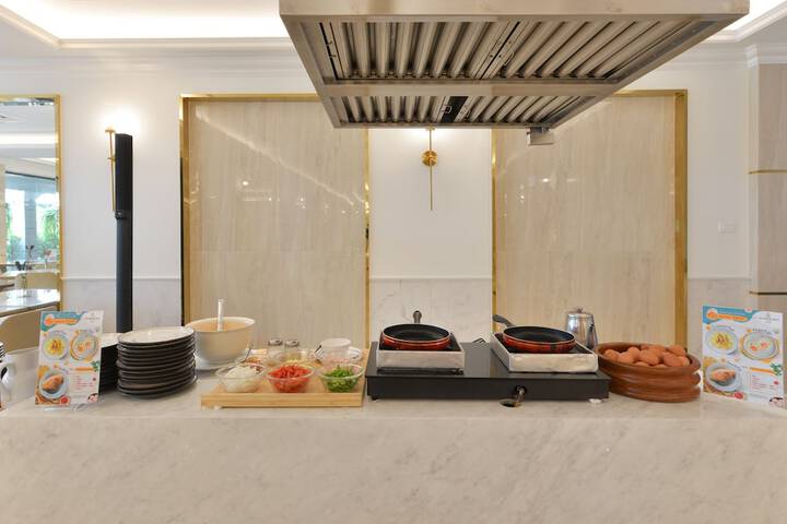 Dining 80 of 101