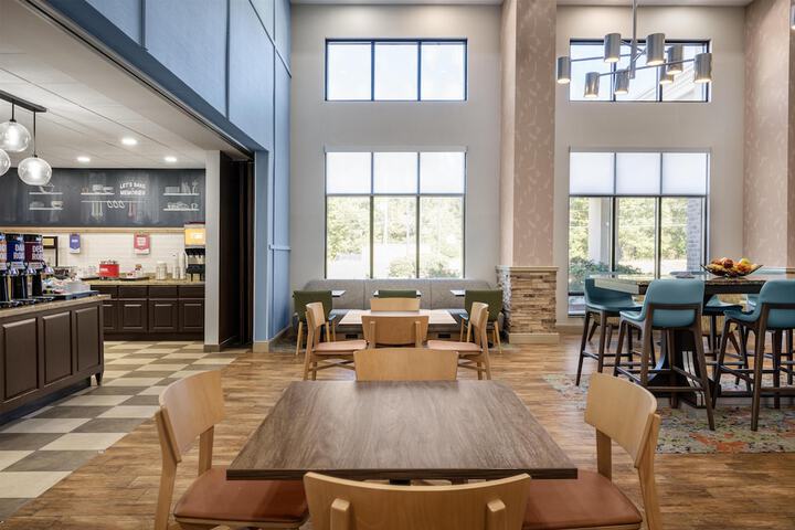 Breakfast/Coffee Service 30 of 40