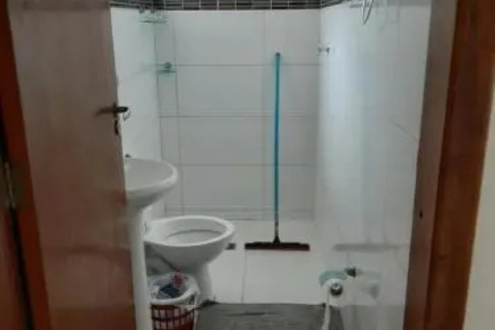 Room 6 of 11