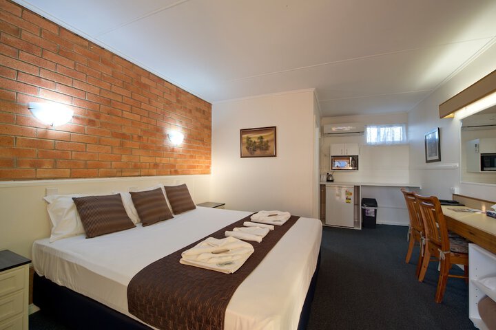 Room 32 of 51