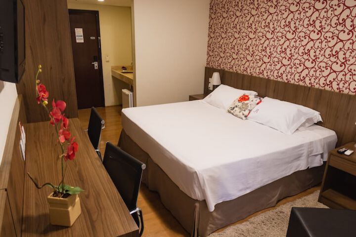 Room 42 of 119