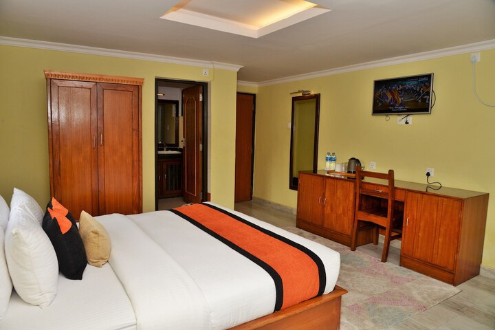 Room 9 of 39