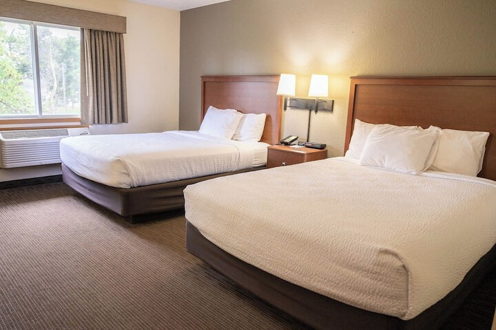 2 Queen Beds (3 of 6)