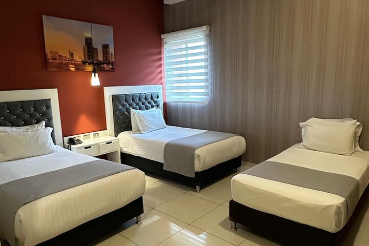 Room 11 of 37