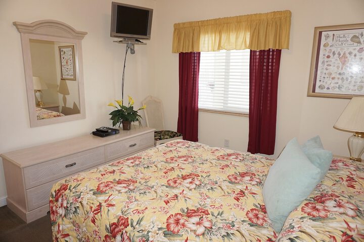 Room 2 of 60