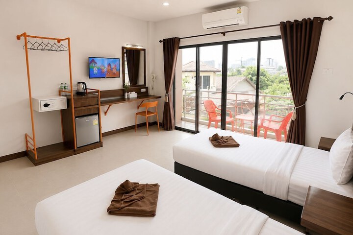 Room 44 of 77