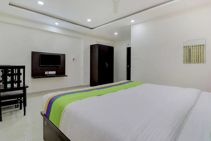 Room 5 of 15