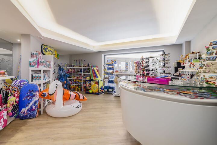 Gift Shop 62 of 126