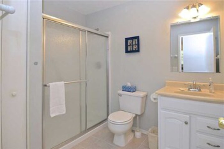 Room 4 of 18