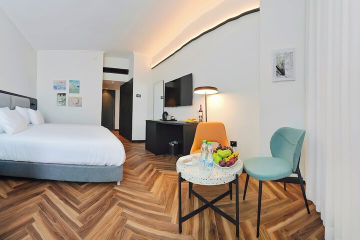 Room 10 of 67