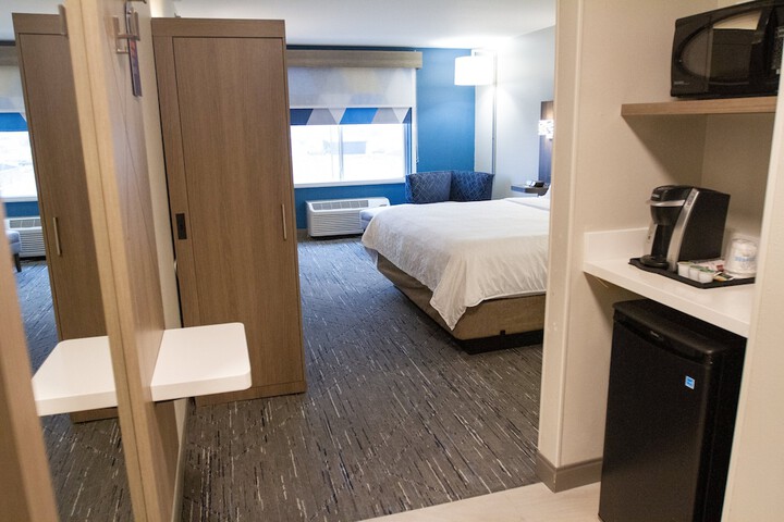 Room 4 of 56