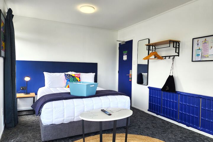 Room 48 of 165
